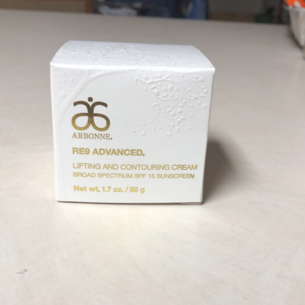 COPY - Arbonne RE9 Advanced Lifting and Contouring Cream. SPF 15